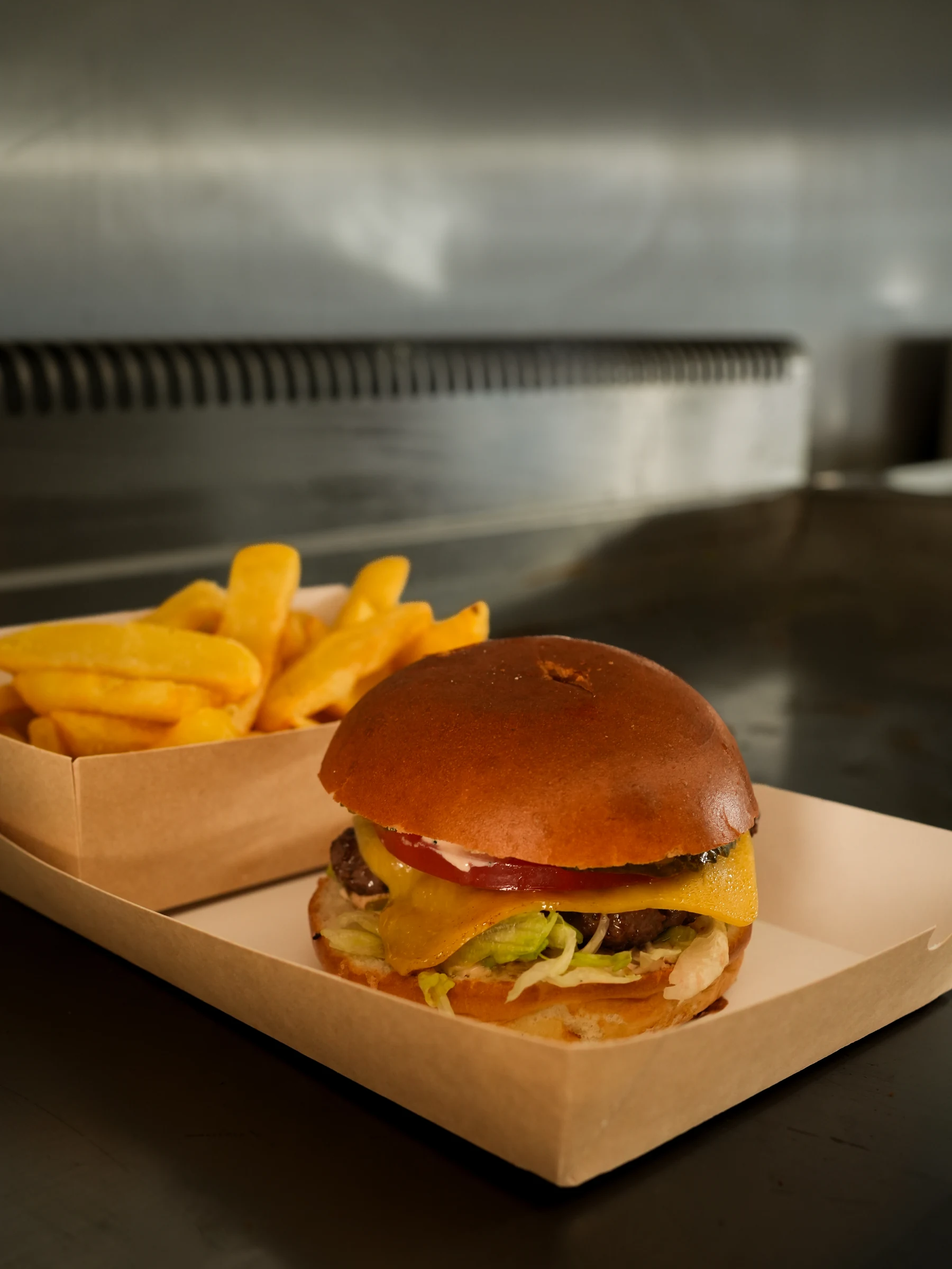 Burger z frytkami The Beef